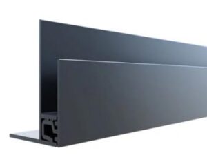 Profil d'habillage des portes et fenêtres pour bardage aluminium
